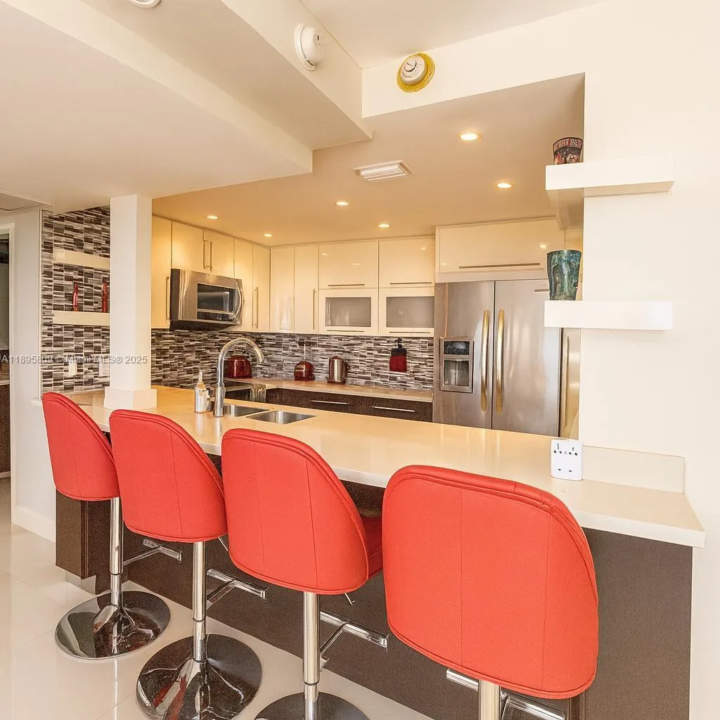 100 Bayview Dr # 1026, Sunny Isles Beach, FL 33160 photo 5