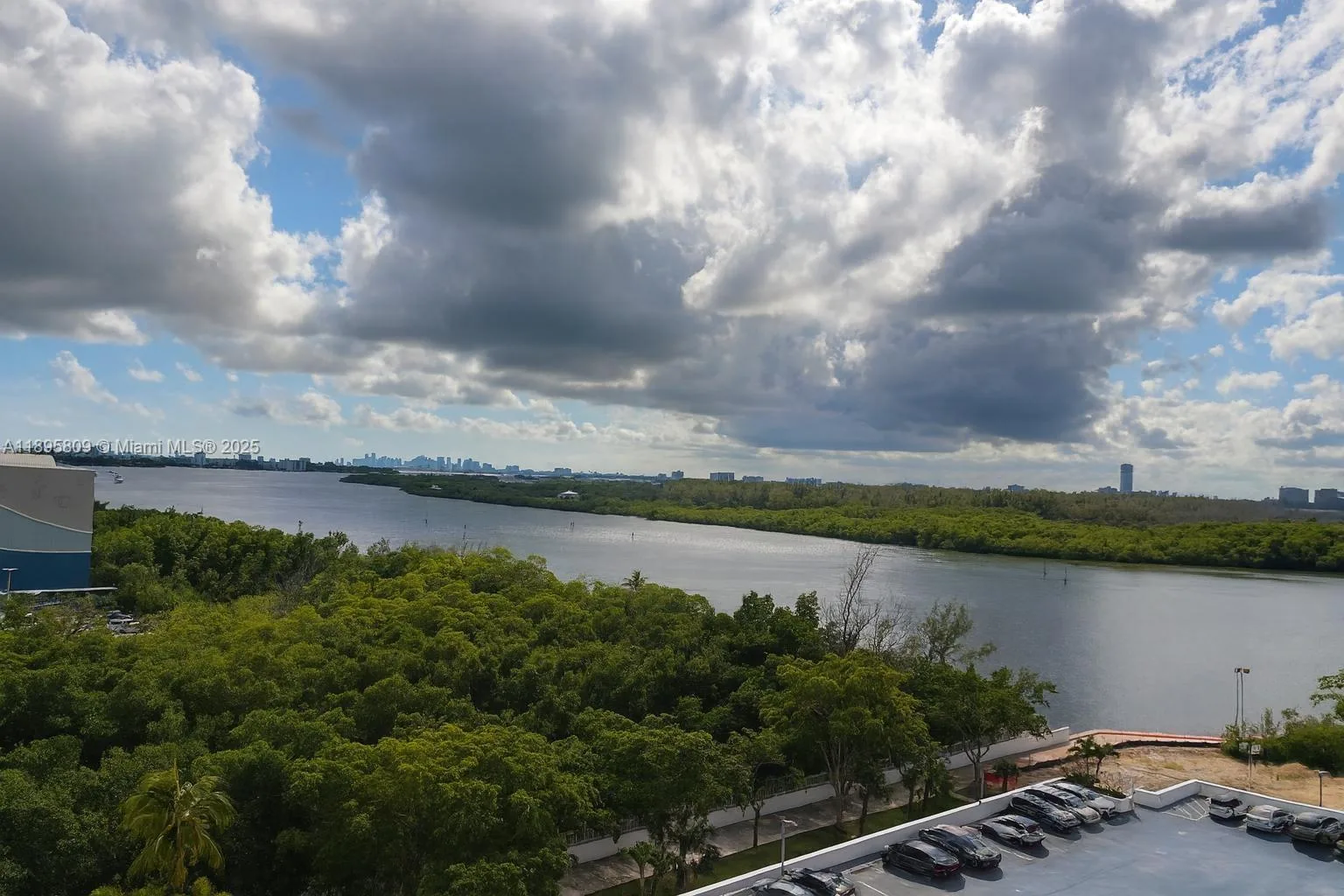 100 Bayview Dr # 1026, Sunny Isles Beach, FL 33160 photo 8