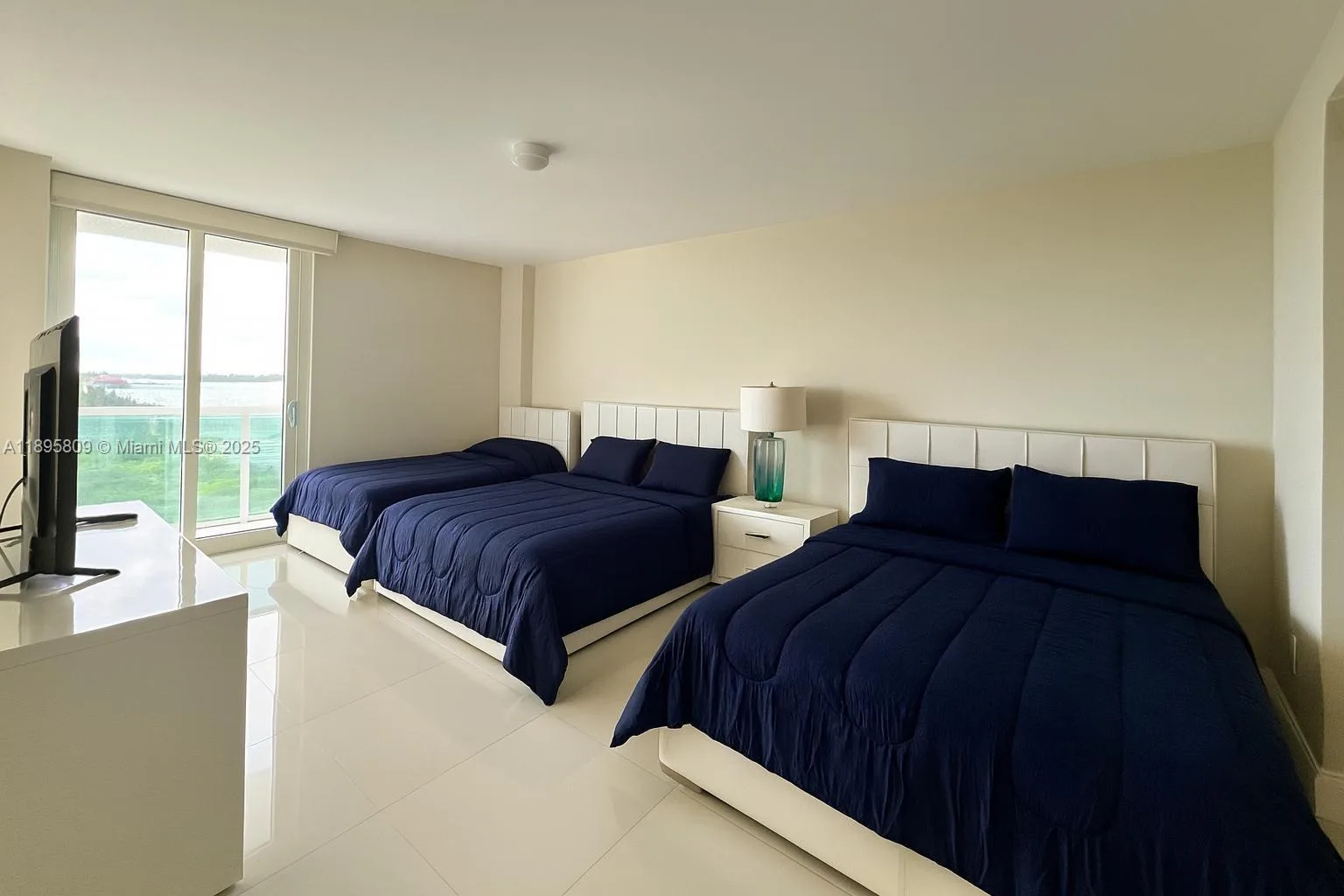 100 Bayview Dr # 1026, Sunny Isles Beach, FL 33160 photo 9