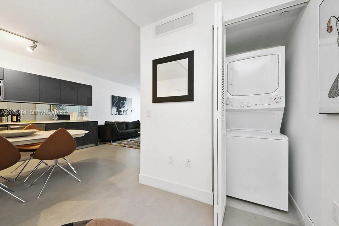 31 SE 6th St # 1206, Miami, FL 33131 photo 10