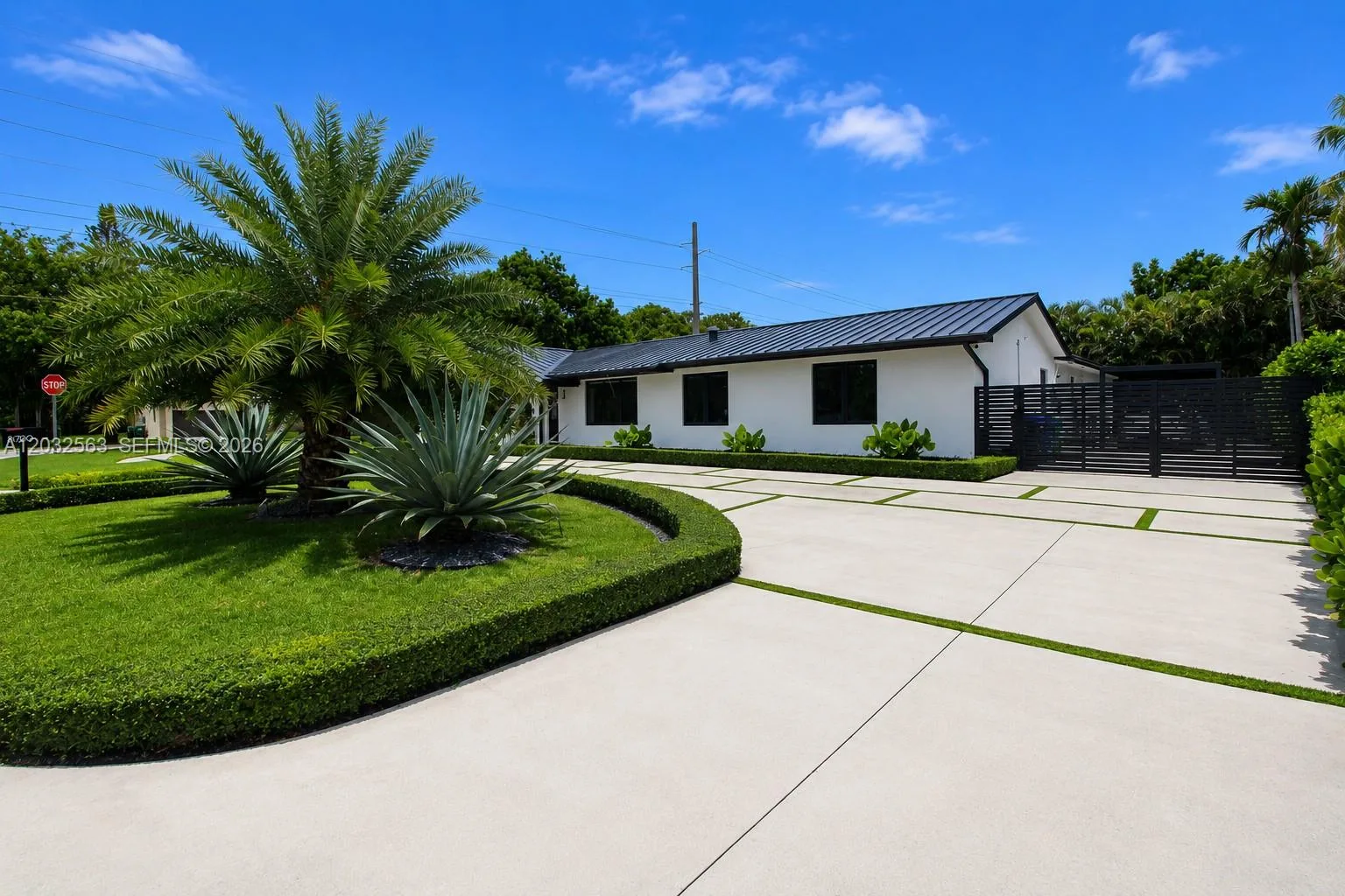 8700 SW 175th St, Palmetto Bay, FL 33157