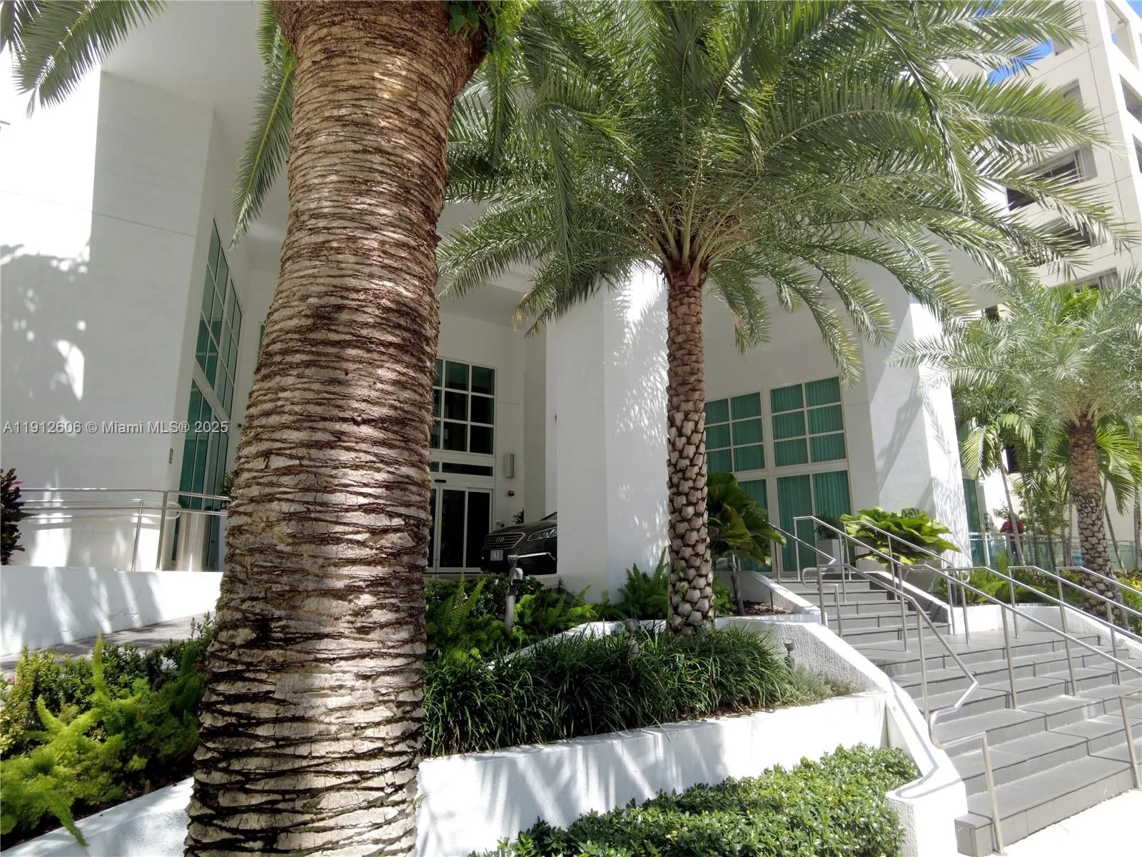 950 Brickell Bay Dr # 5404, Miami, FL 33131