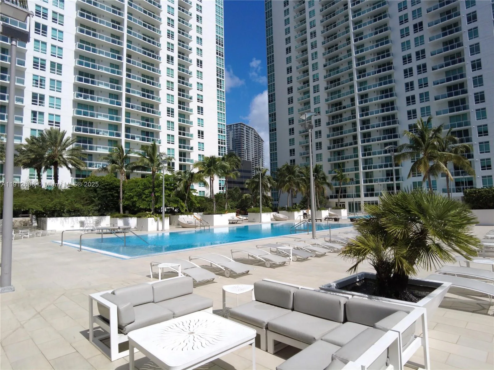 950 Brickell Bay Dr # 5404, Miami, FL 33131 photo 9