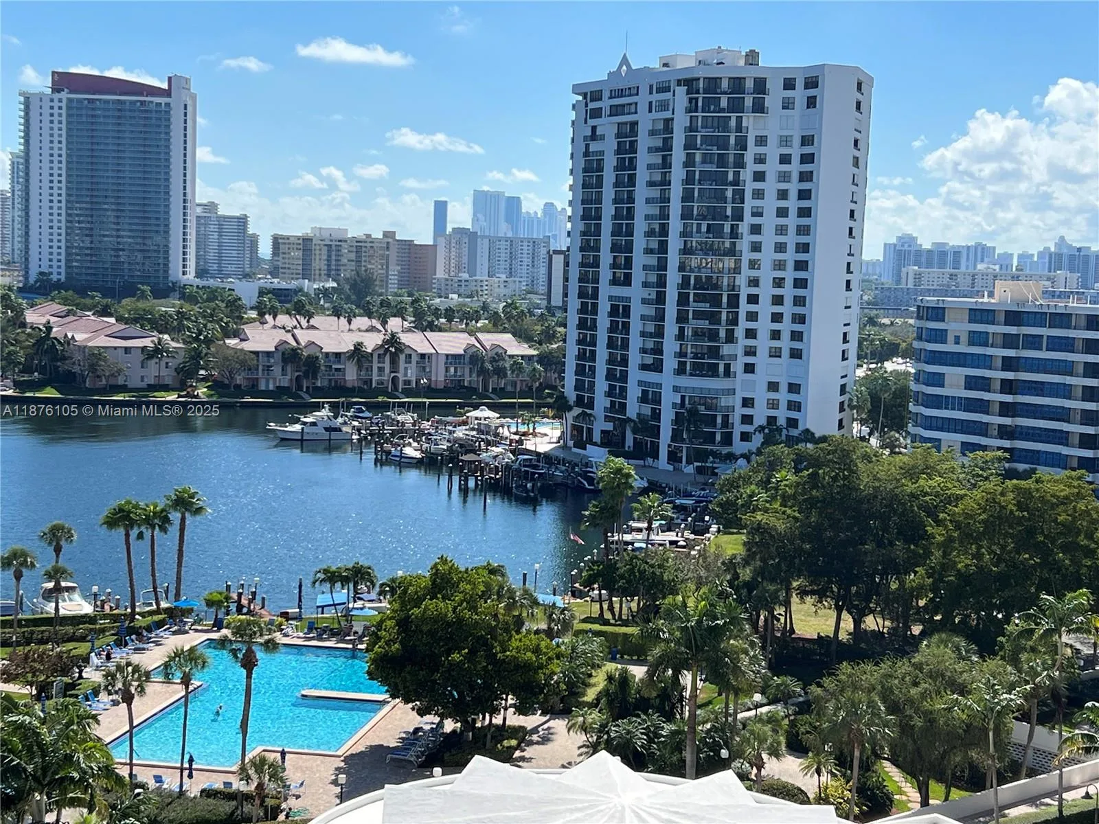 2500 Parkview Dr # 1214, Hallandale Beach, FL 33009