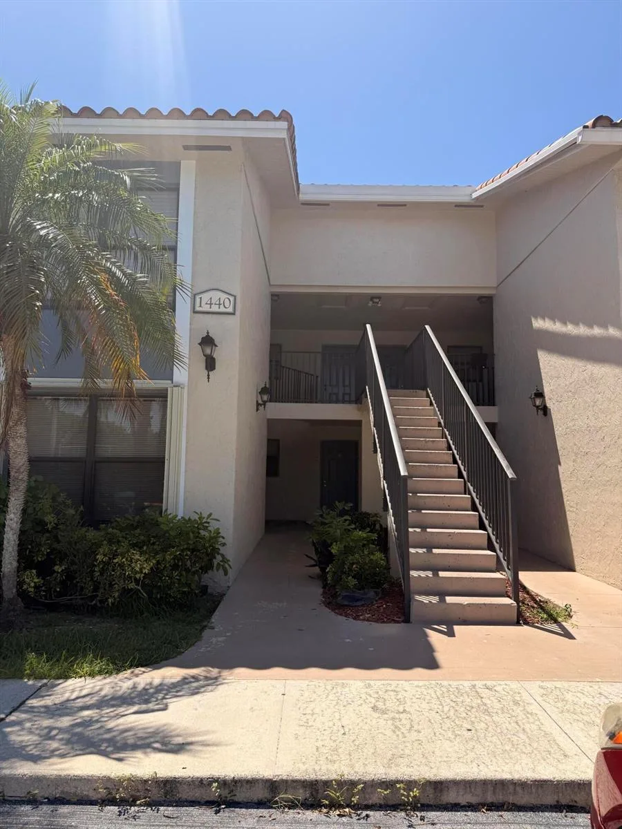 1440 LAKE CRYSTAL Drive # H, West Palm Beach, FL 33411