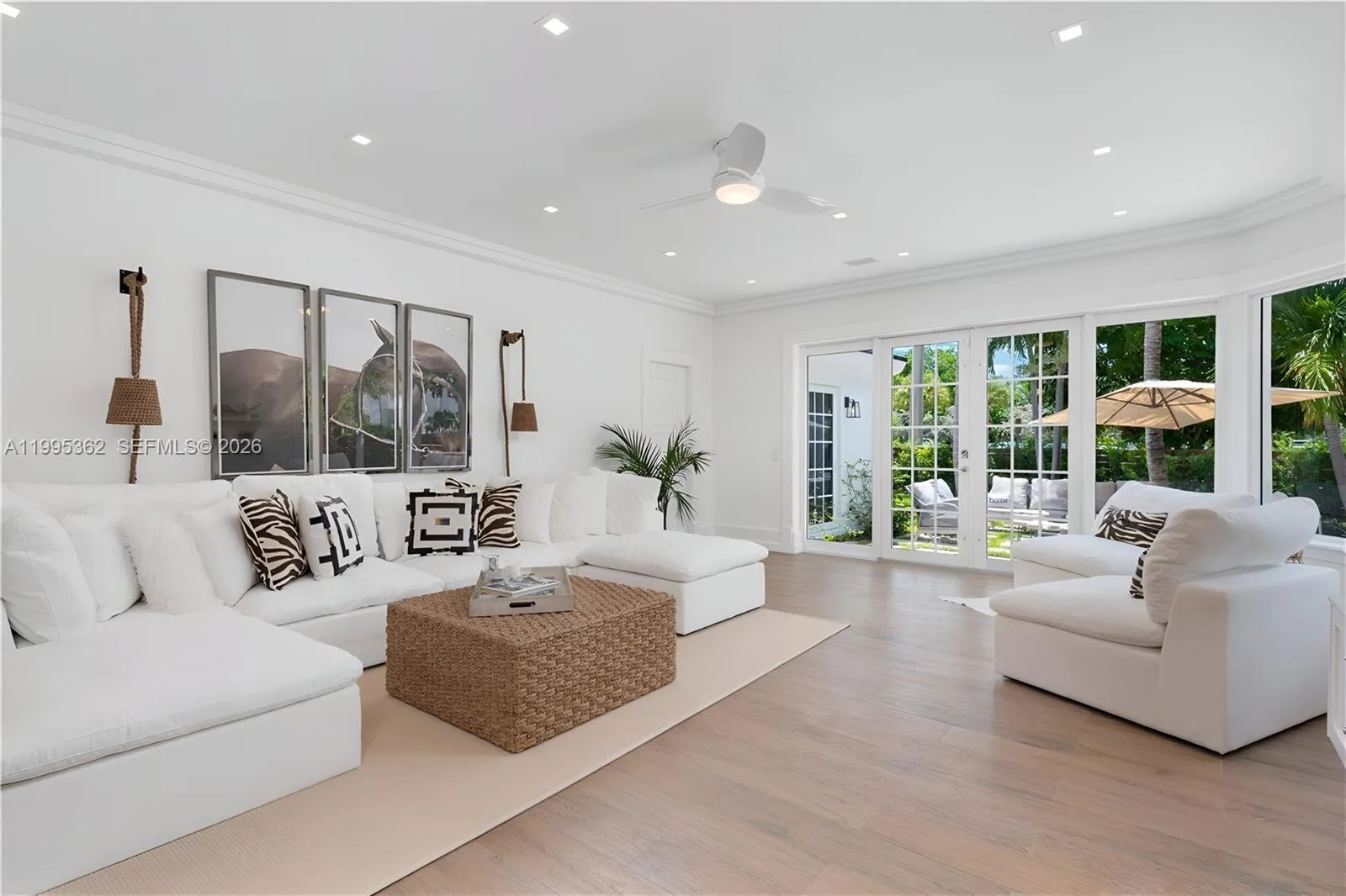 2575 Pine Tree Dr, Miami Beach, FL 33140 photo 2