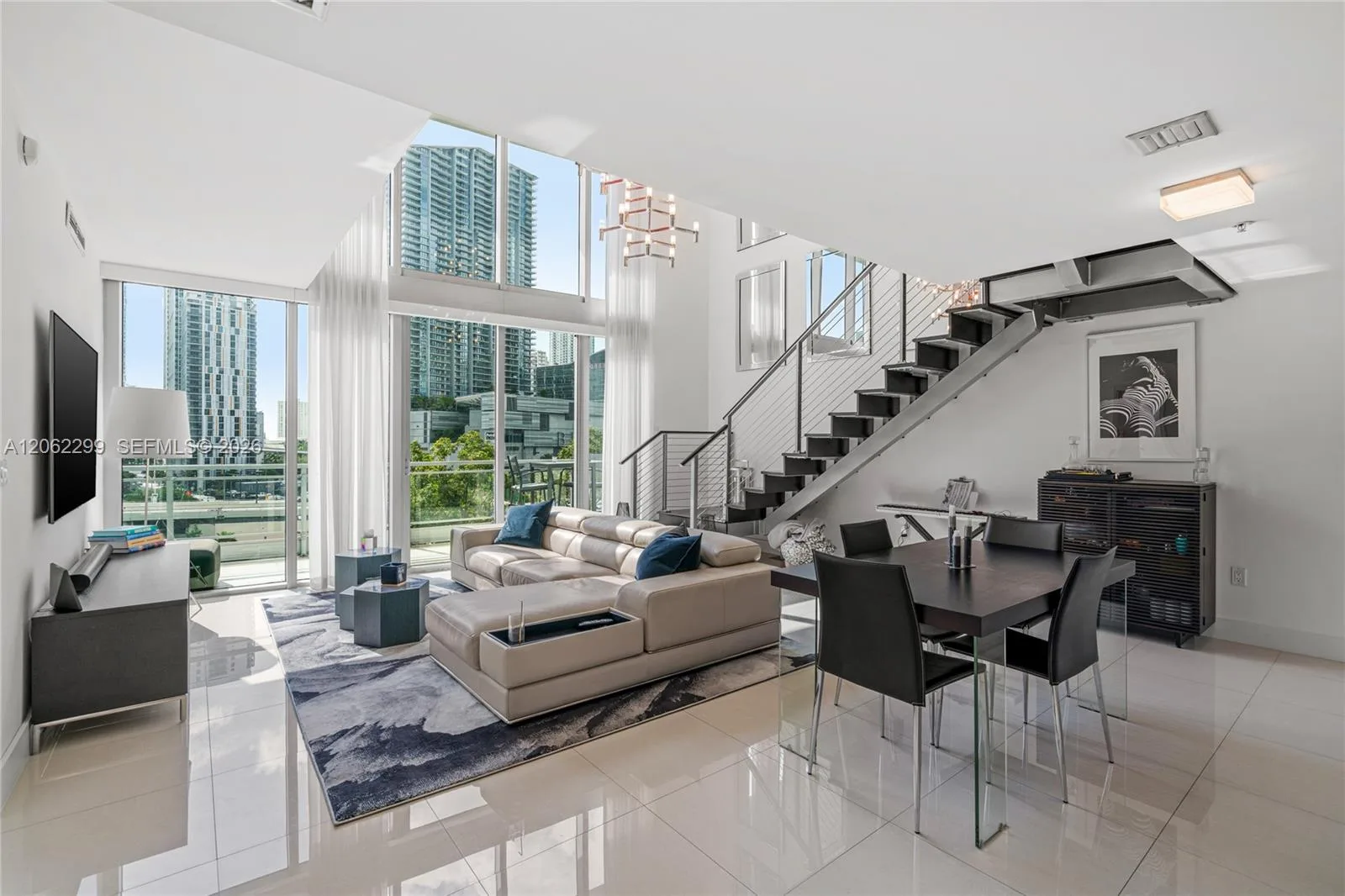 92 SW 3rd St # 708, Miami, FL 33130