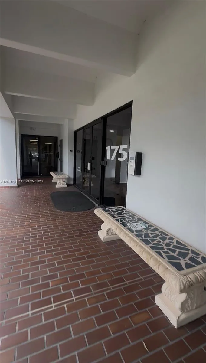 175 Fontainebleau Blvd, Miami, FL 33172