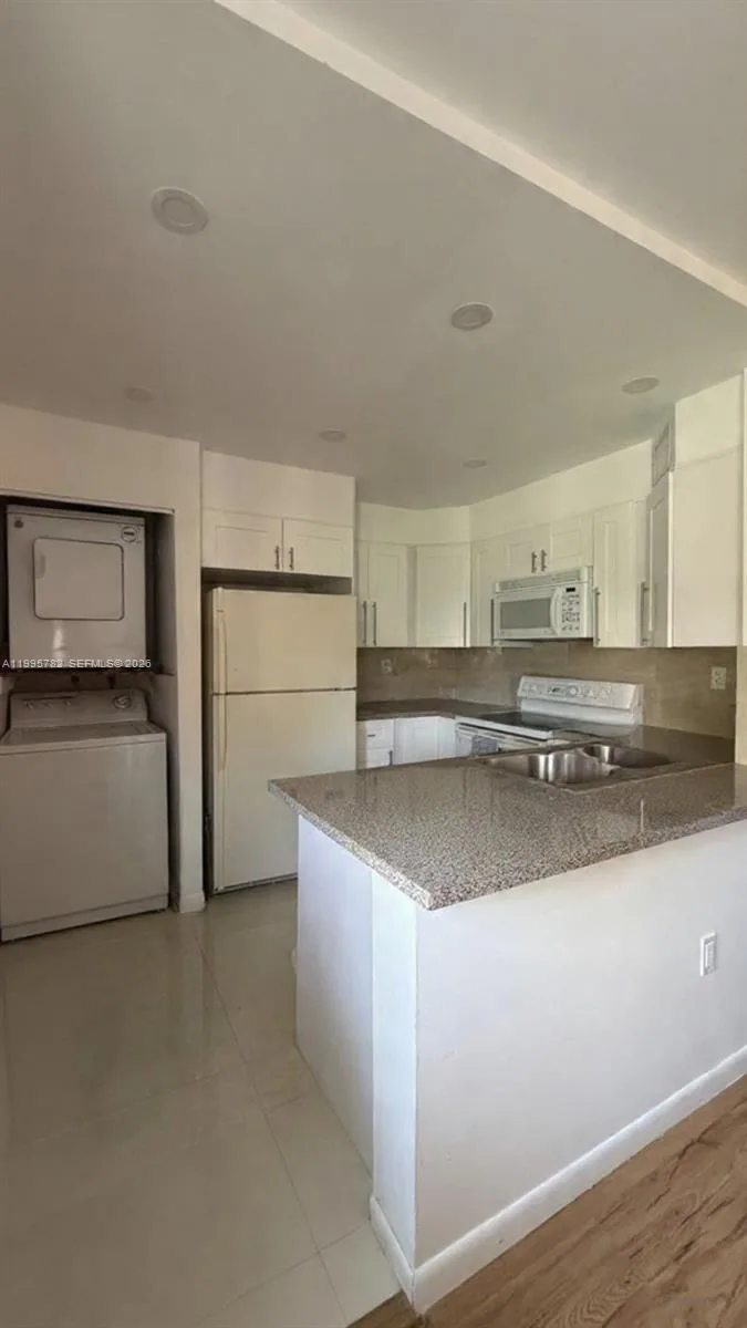 221 W Park Dr # 202-3, Miami, FL 33172 photo 5