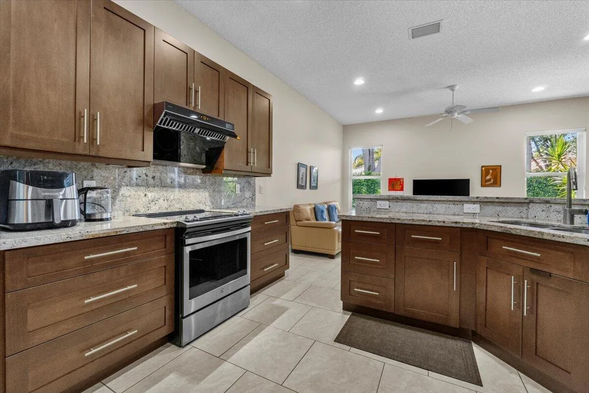 6634 JOG PALM Drive, Boynton Beach, FL 33437 photo 13