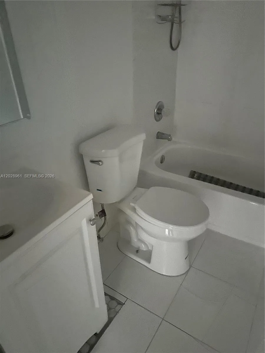 5 Jacaranda Country Club Dr # 206, Plantation, FL 33324 photo 5