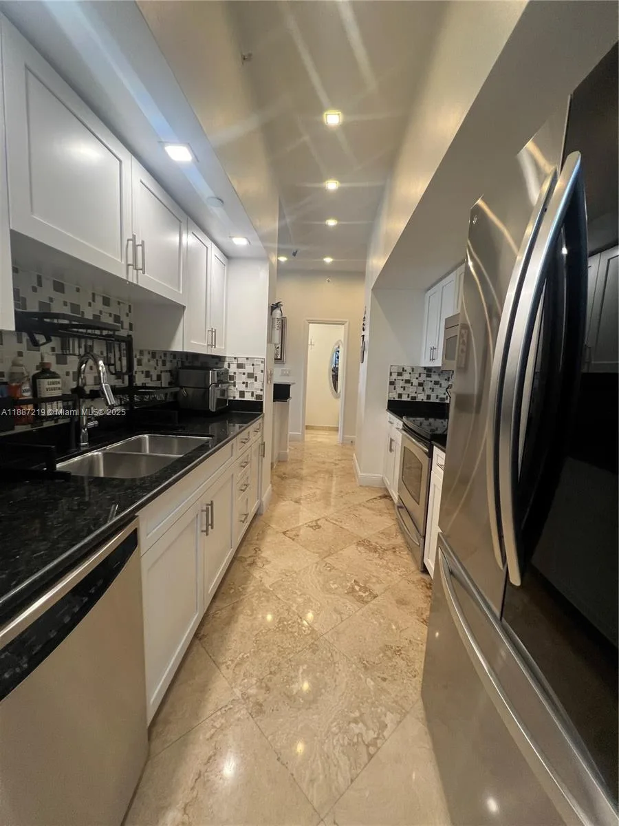 6917 Collins Ave # PH09, Miami Beach, FL 33141 photo 11