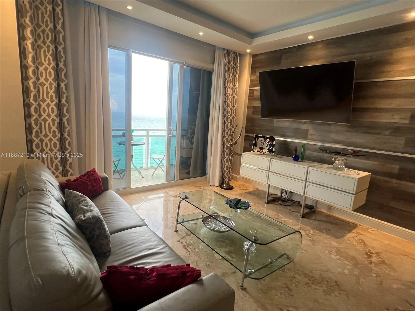 6917 Collins Ave # PH09, Miami Beach, FL 33141 photo 5