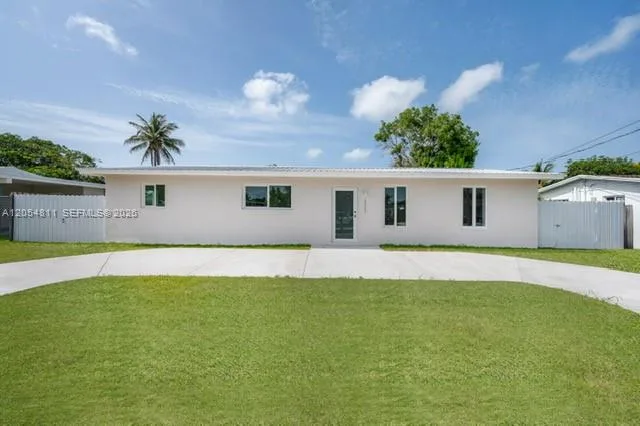 10040 SW 215th St, Cutler Bay, FL 33189
