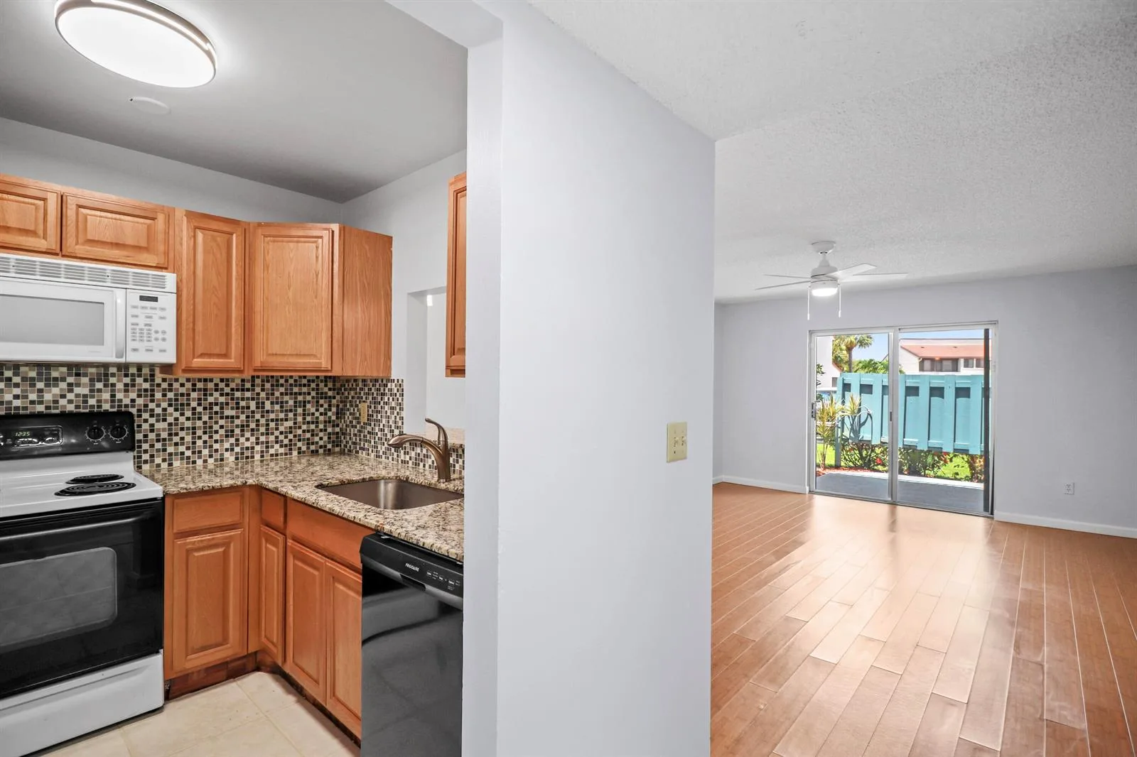950 S Kanner Highway # D5, Stuart, FL 34994