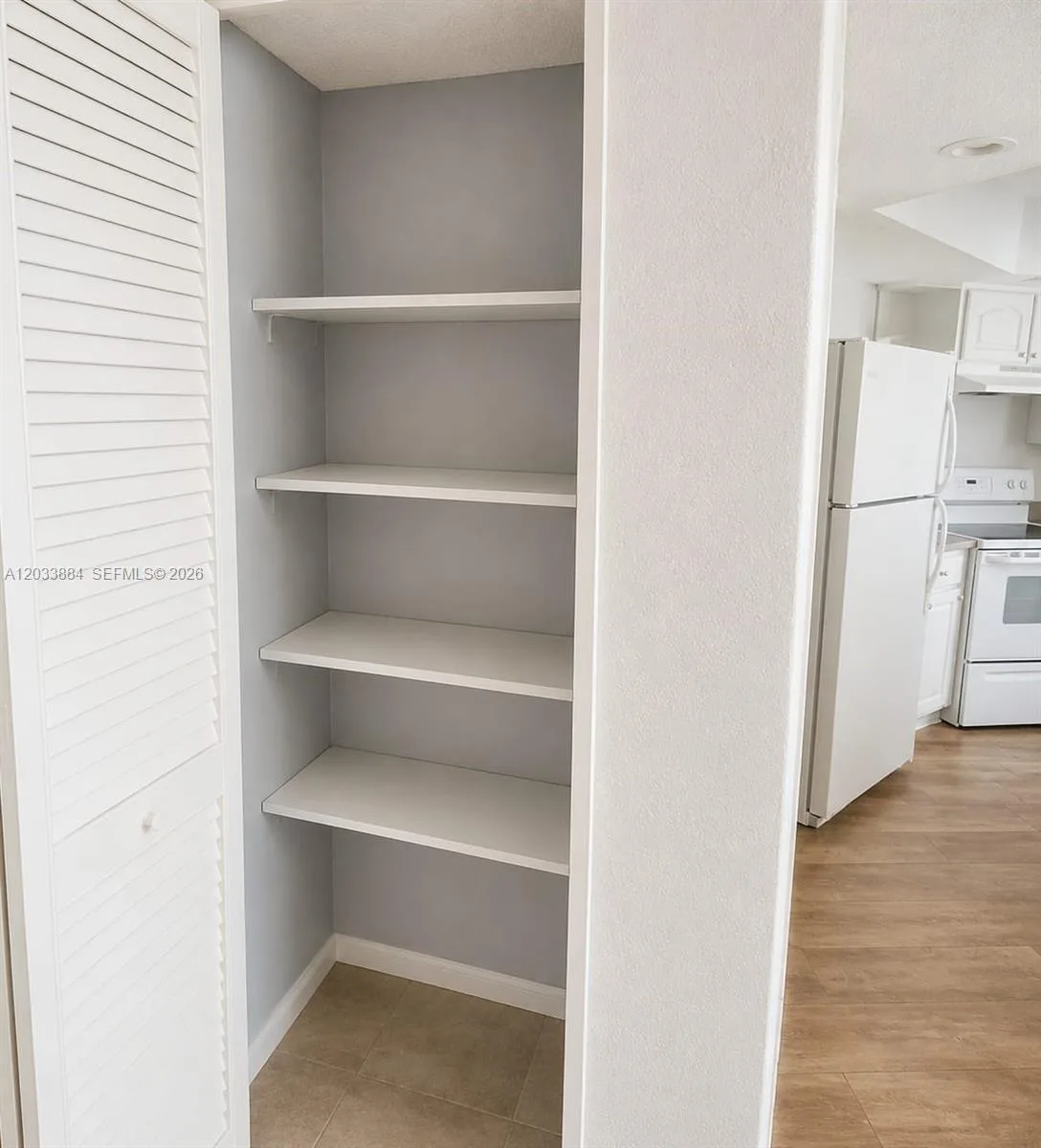 800 Parkview Dr # 512, Hallandale Beach, FL 33009 photo 5