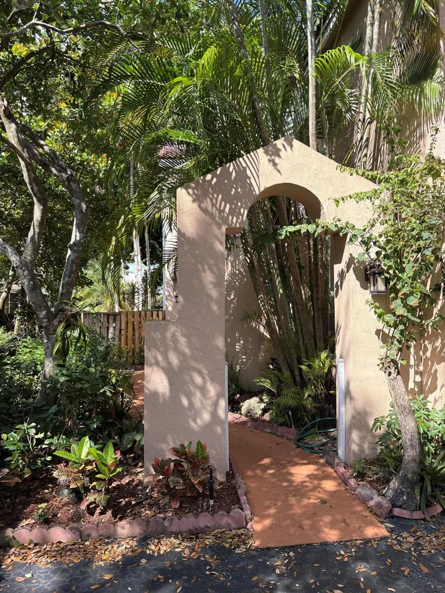 10019 NW 5 Street, Plantation, FL 33324 photo 3