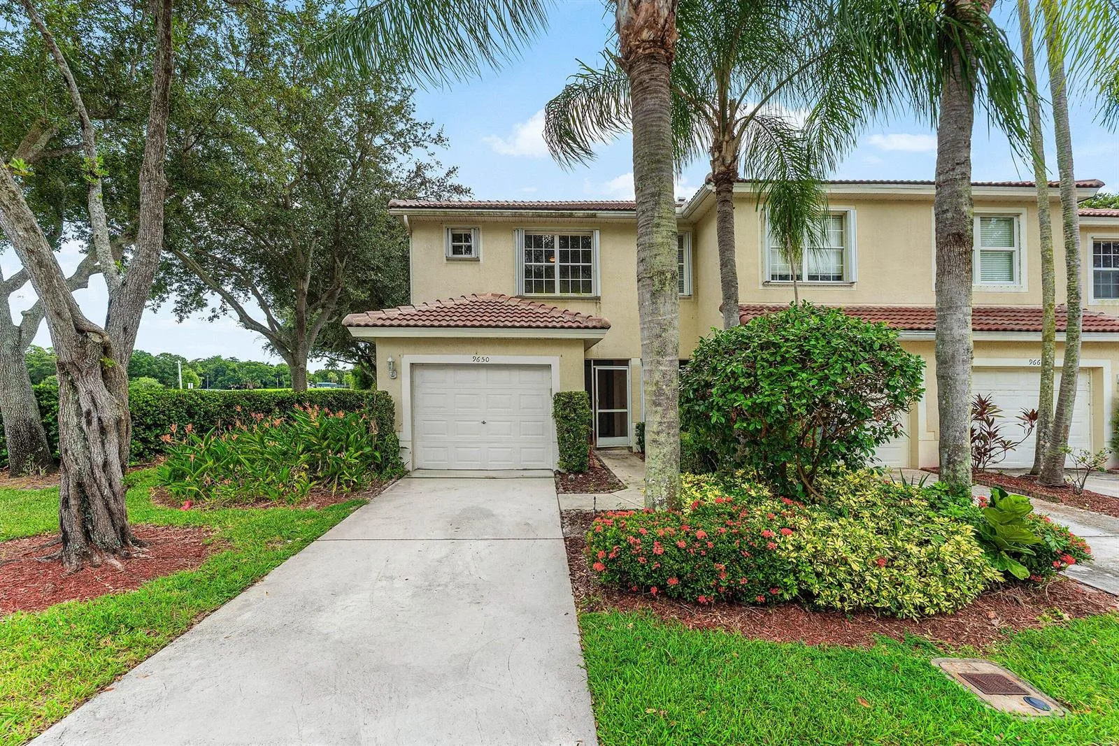 9650 Lago Drive, Boynton Beach, FL 33472