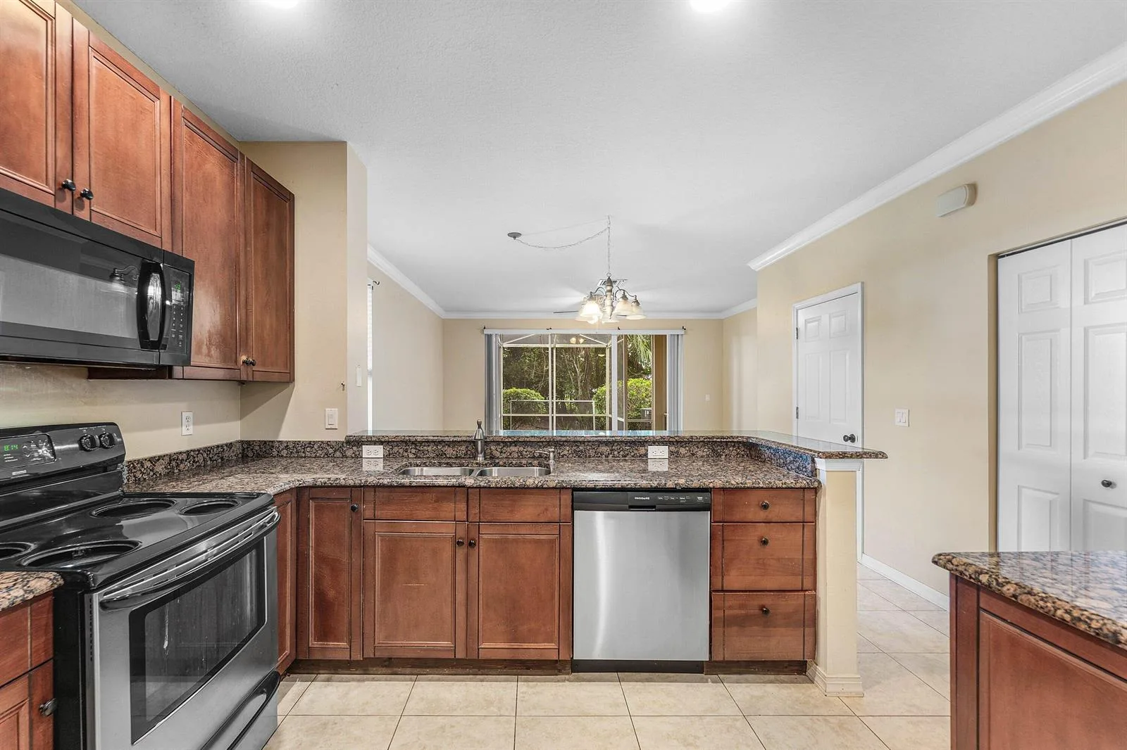 9650 Lago Drive, Boynton Beach, FL 33472 photo 10