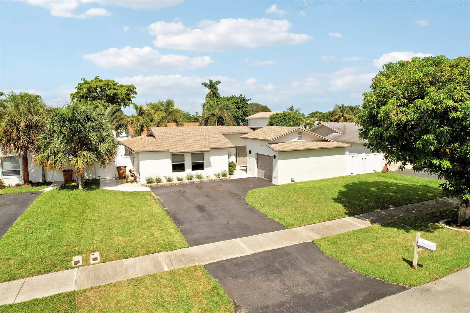 275 NW 37th Way, Deerfield Beach, FL 33442