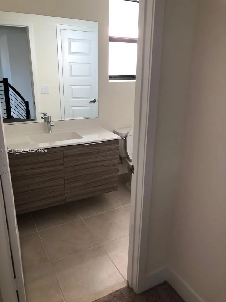 16045 NW 87th Ct, Miami Lakes, FL 33018 photo 2