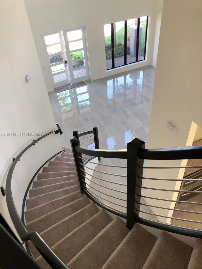 16045 NW 87th Ct, Miami Lakes, FL 33018 photo 4