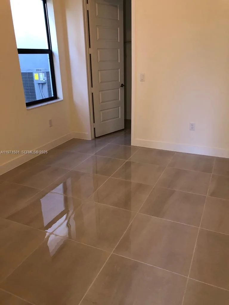 16045 NW 87th Ct, Miami Lakes, FL 33018 photo 5