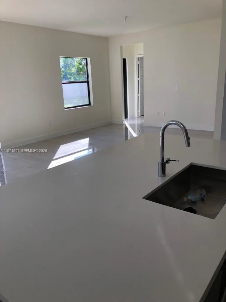 16045 NW 87th Ct, Miami Lakes, FL 33018 photo 7