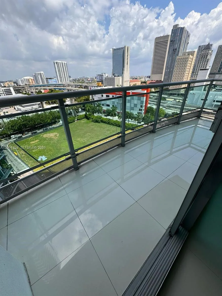 350 S Miami Ave # 1415, Miami, FL 33130 photo 11