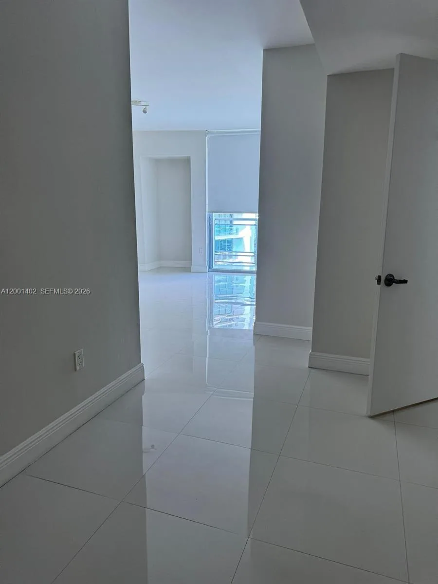 350 S Miami Ave # 1415, Miami, FL 33130 photo 3