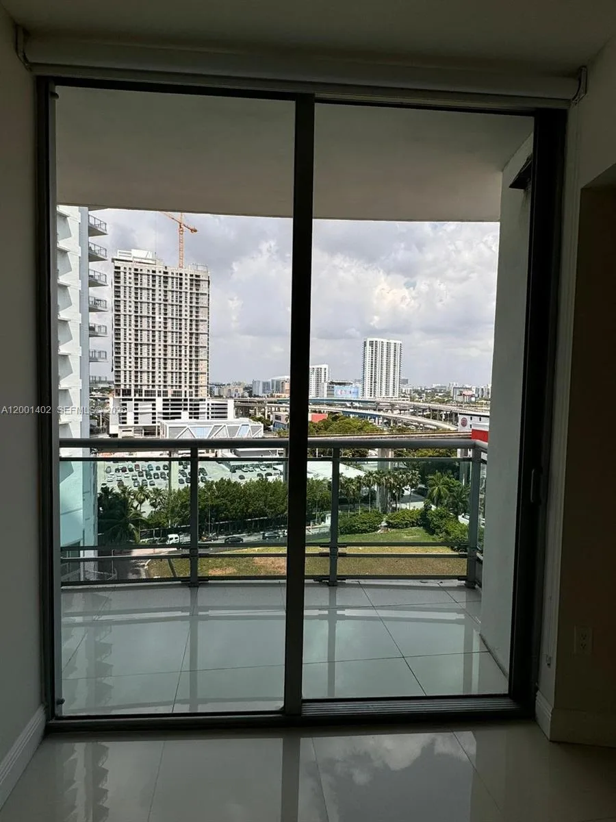 350 S Miami Ave # 1415, Miami, FL 33130 photo 4