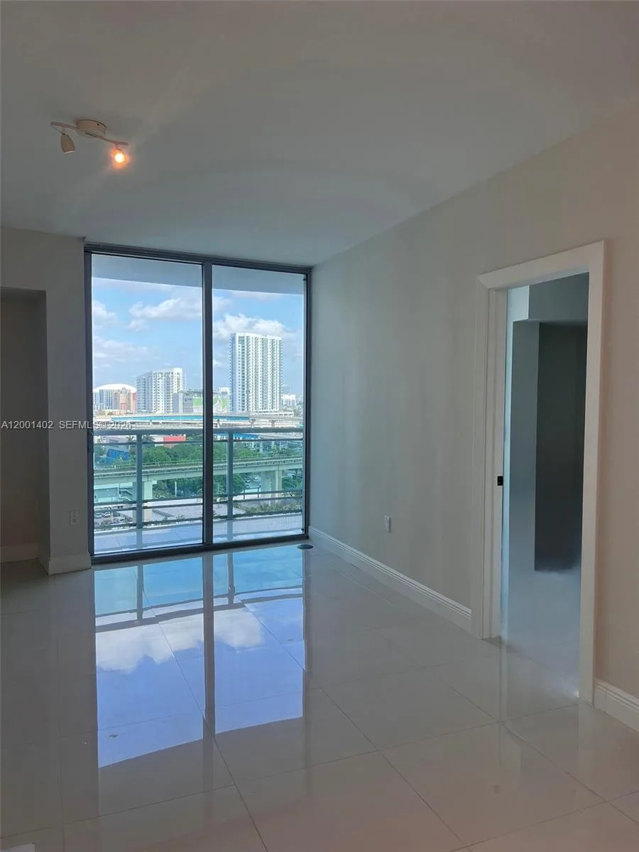 350 S Miami Ave # 1415, Miami, FL 33130 photo 8