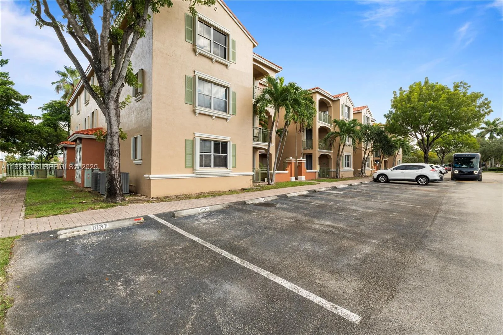6500 NW 114th Ave # 1032, Doral, FL 33178