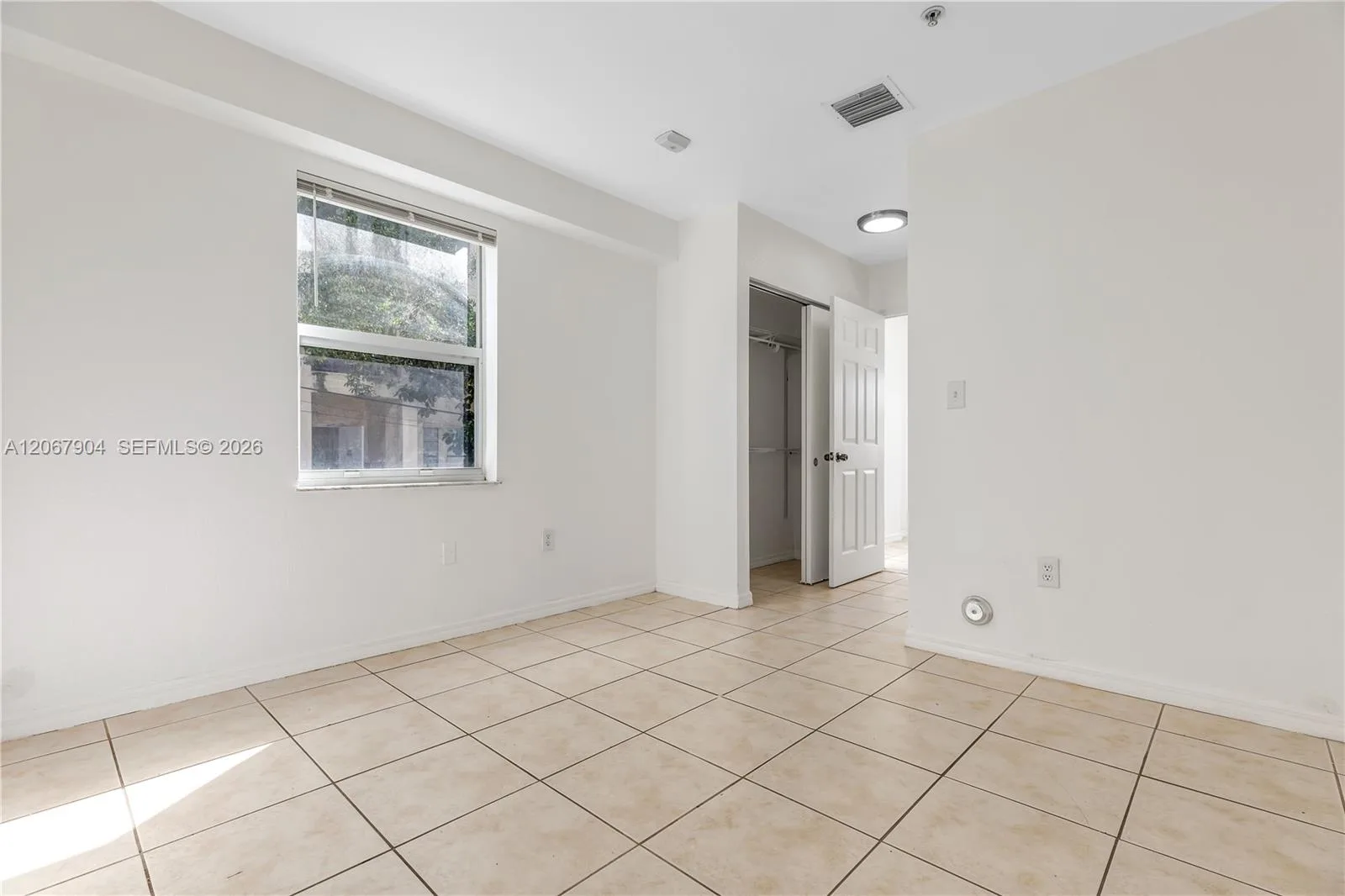 520 SW 5th St # 302, Miami, FL 33130 photo 5