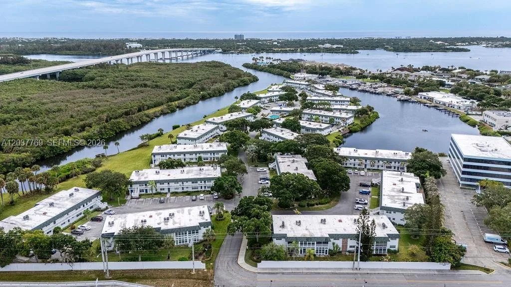 2800 Indian River Blvd # R9, Vero Beach, FL 32960