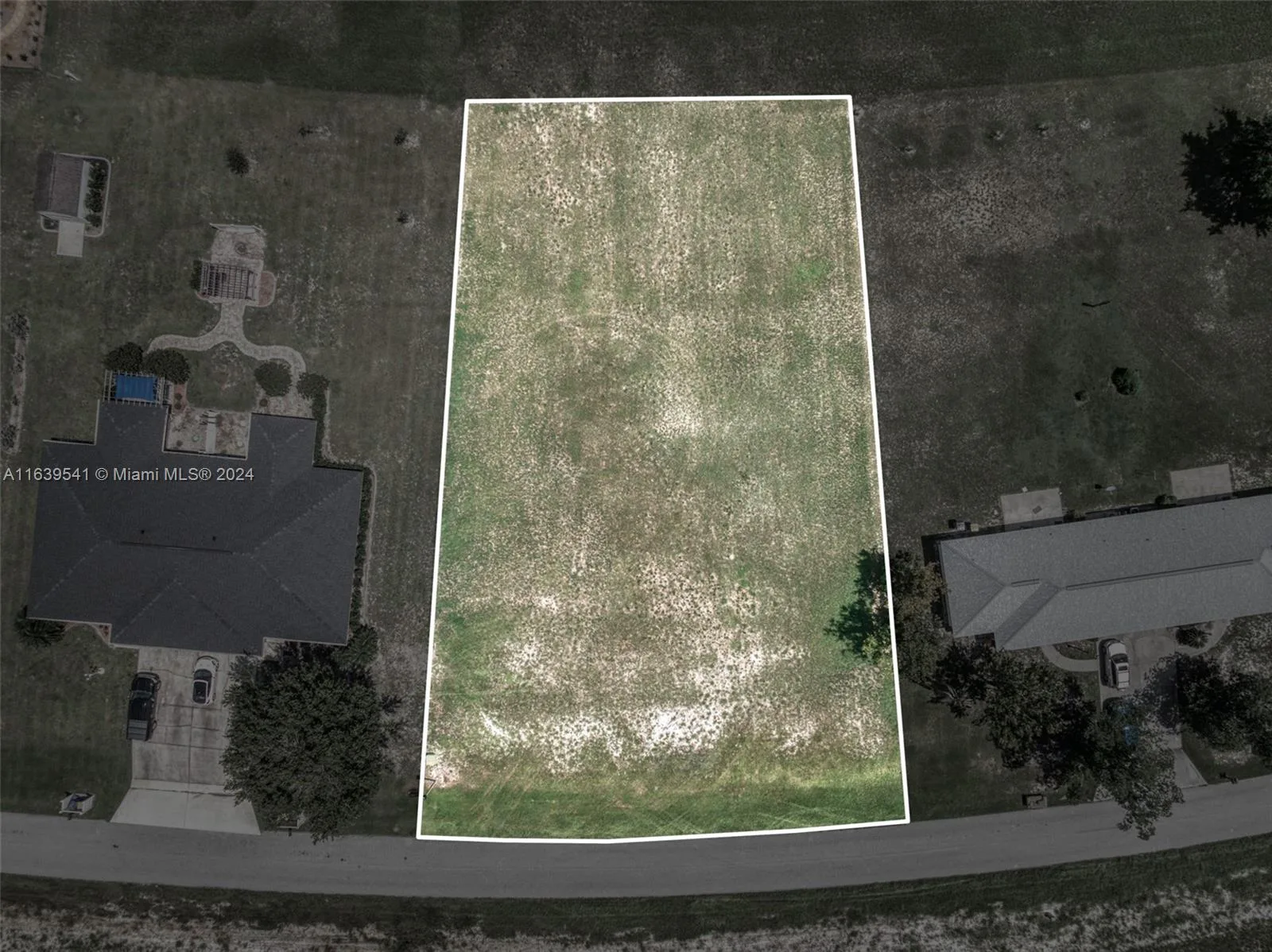8269 Cozumel Lane, Sebring, FL 33876 photo 2