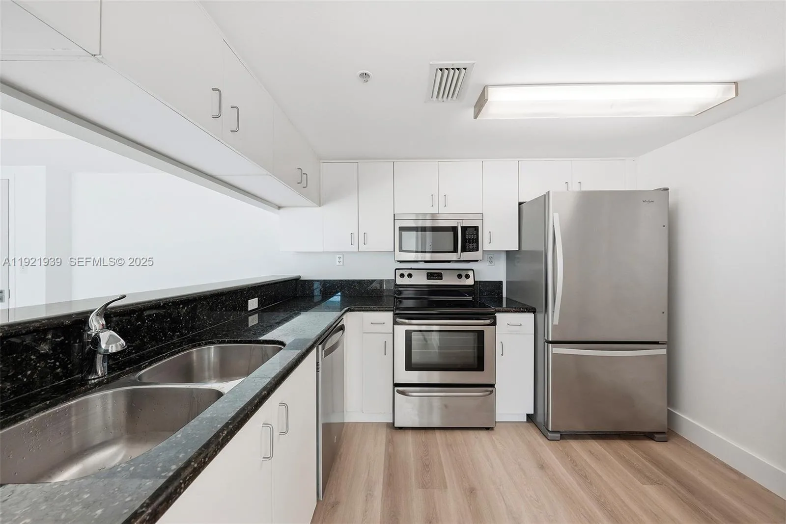 650 West Ave # 2209, Miami Beach, FL 33139 photo 9