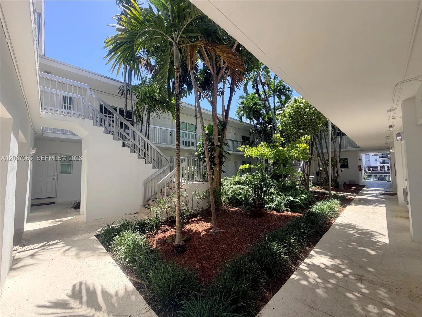 8080 Tatum Waterway Dr # 17, Miami Beach, FL 33141 photo 2