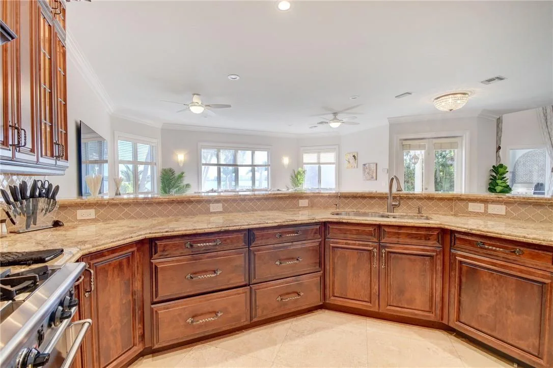 1320 S LAKESIDE Drive, FL 33460 photo 11