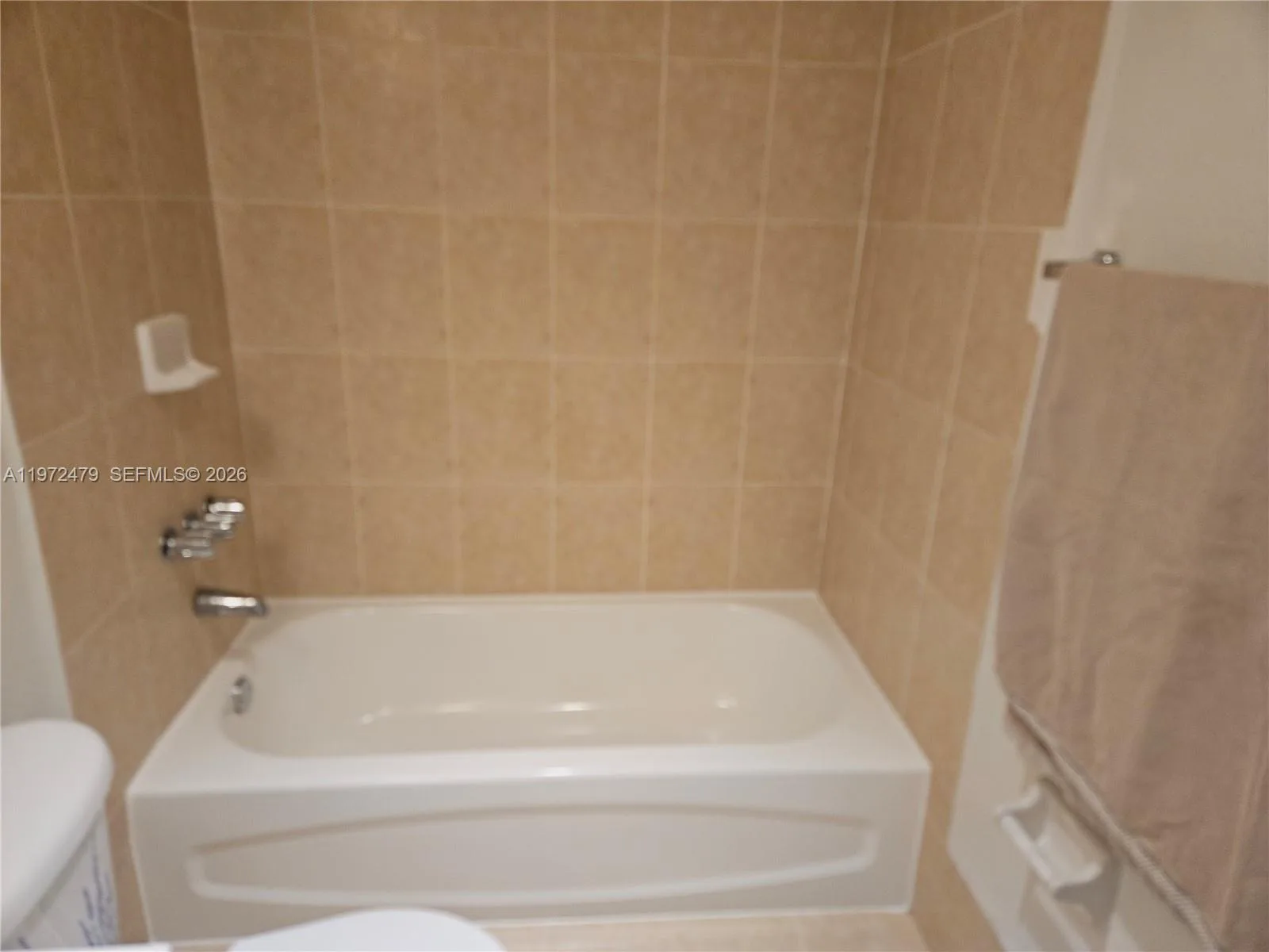 4550 NW 9th St # 704E, Miami, FL 33126 photo 3