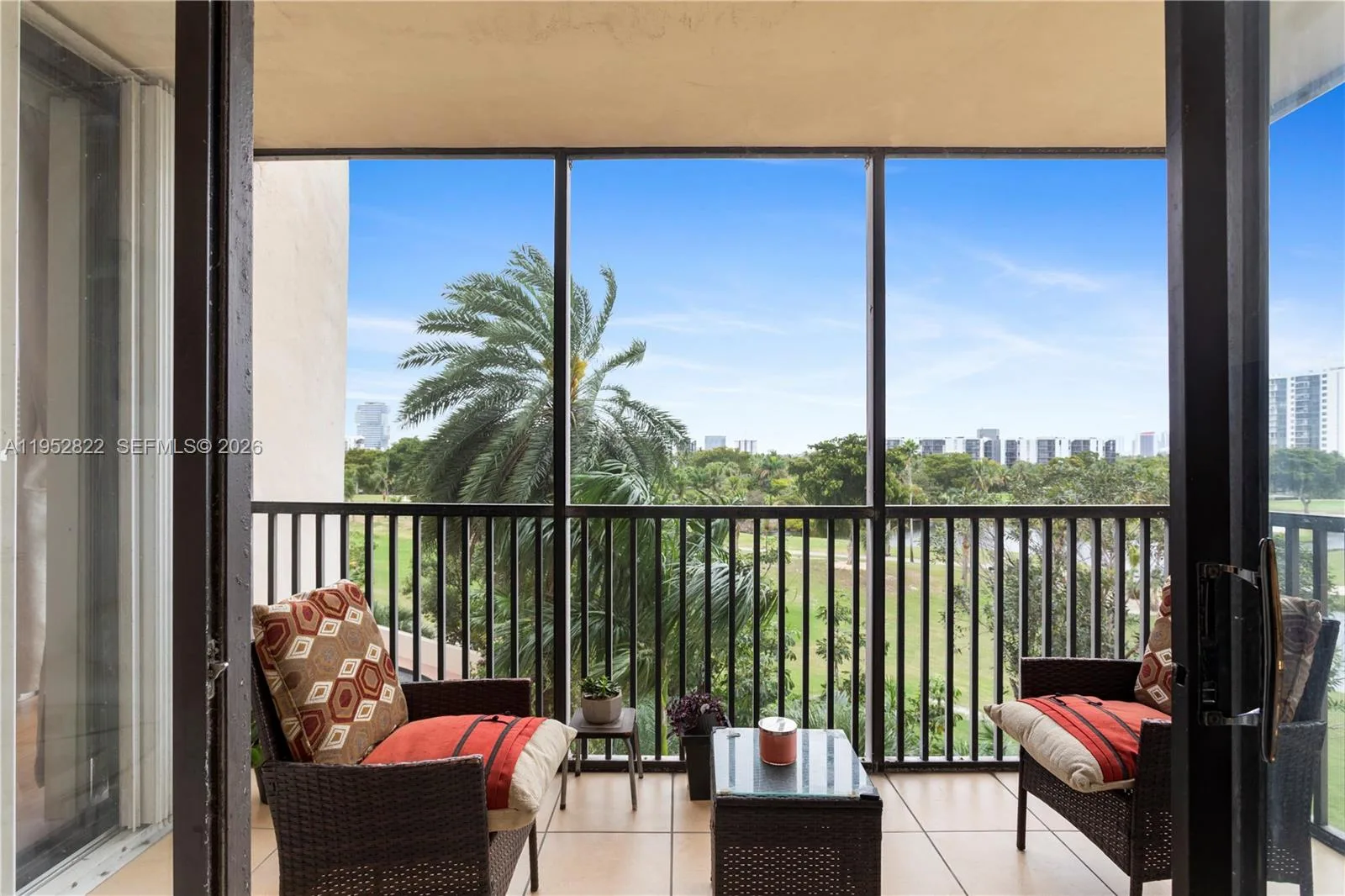 20379 W Country Club Dr # 532, Aventura, FL 33180 photo 3