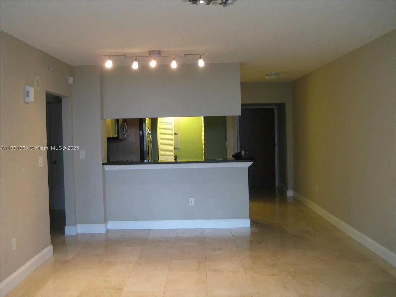 31 SE 5 ST # 1210, Miami, FL 33131 photo 10