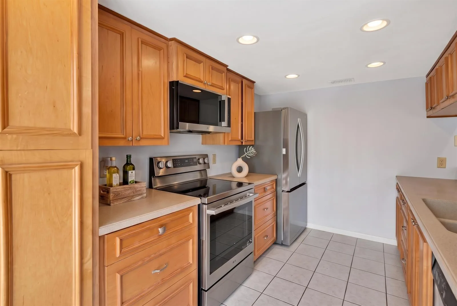 1821 18TH Lane, FL 33463 — zdjęcie 3