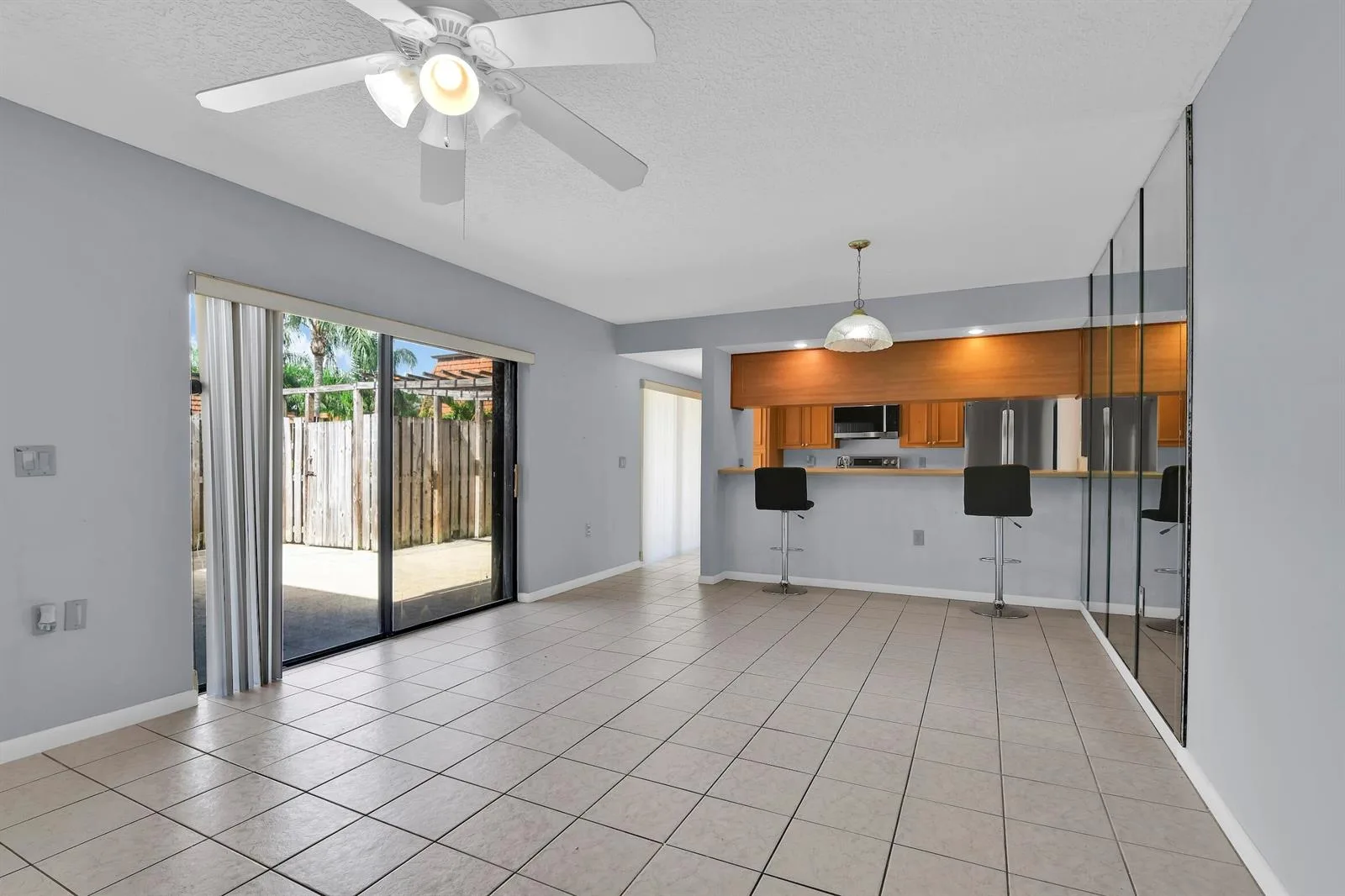 1821 18TH Lane, FL 33463 photo 6