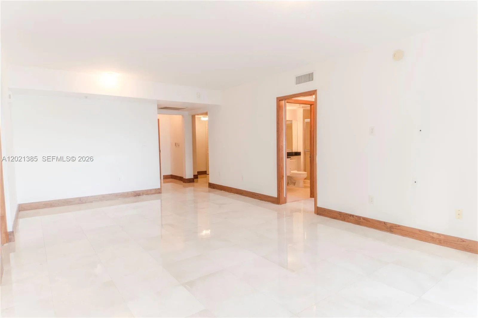 31 SE 5th St # 1208, Miami, FL 33131 photo 4