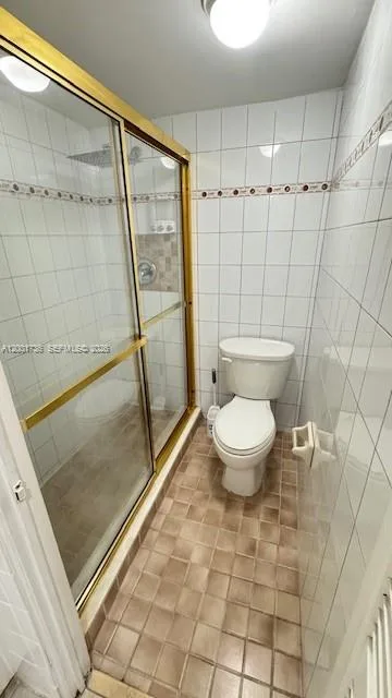 2025 NE 164th St # 616, North Miami Beach, FL 33162 photo 2
