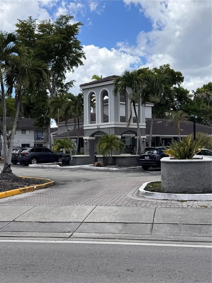7115 NW 179th St # 207, Hialeah, FL 33015