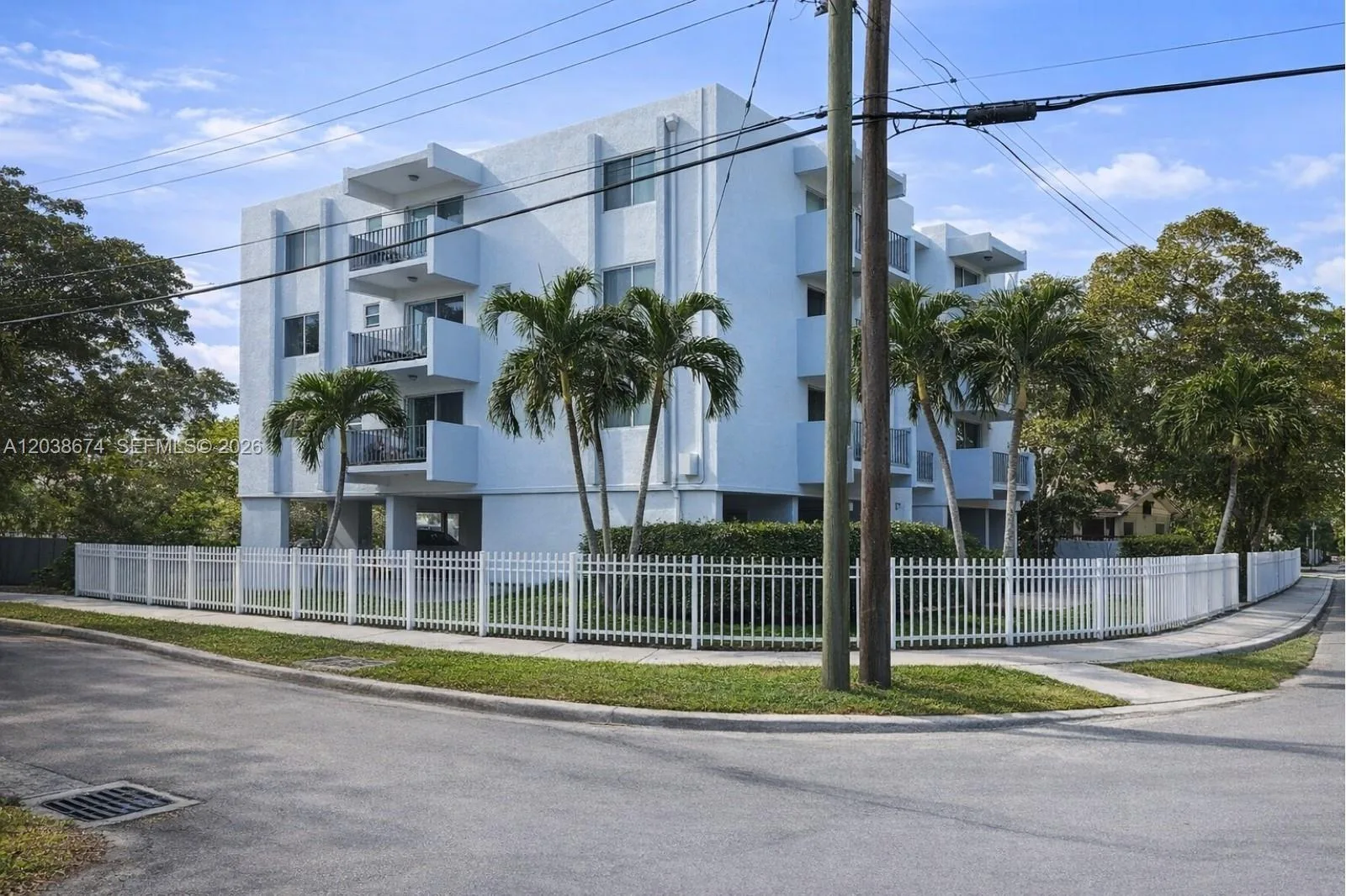 1090 NE 129th St # 205, North Miami, FL 33161