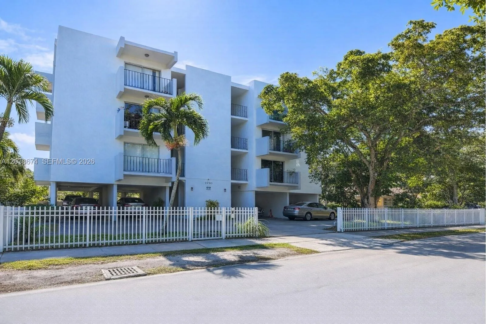 1090 NE 129th St # 205, North Miami, FL 33161 photo 2