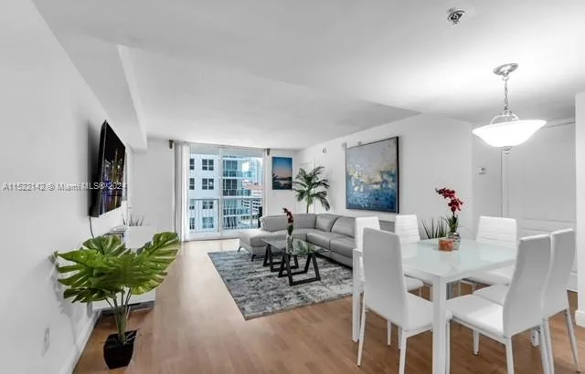 1200 Brickell Bay Dr # 1915, Miami, FL 33131 photo 4